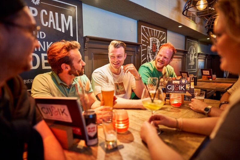 Borrelen met collega's, feestje met vrienden of een gezellige activiteit...